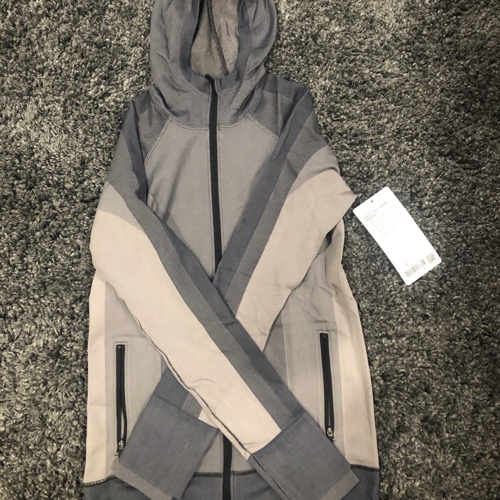 NWT lululemon Ebb to Train Jacket size 6